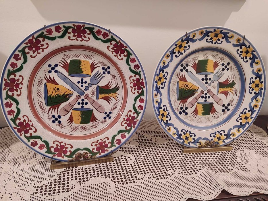 Pratos Grandes em Faiança Antigos-Faca e Garfo- 36 cm Diâmetro