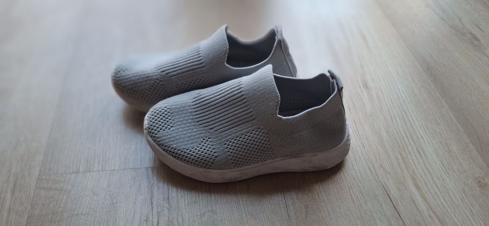 Buty rozm 25 wkl 16cm