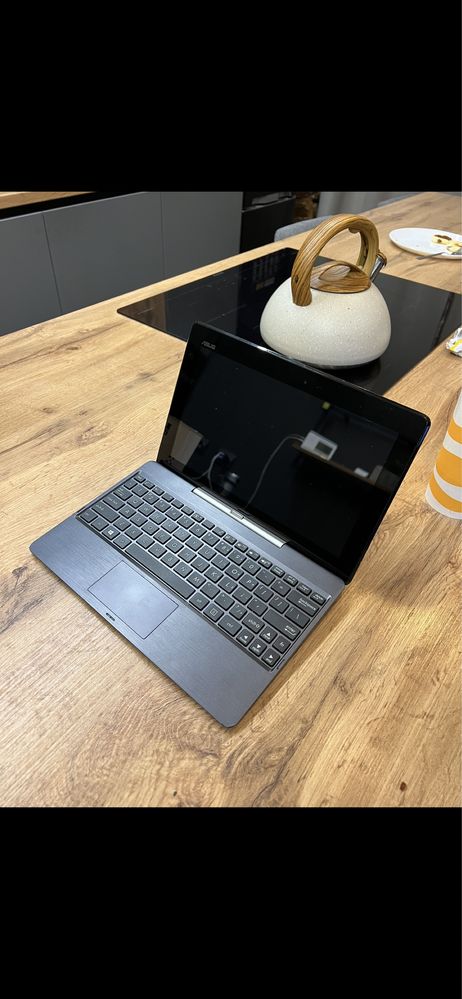 Планшет трансформер  ASUS Transformer Book T100