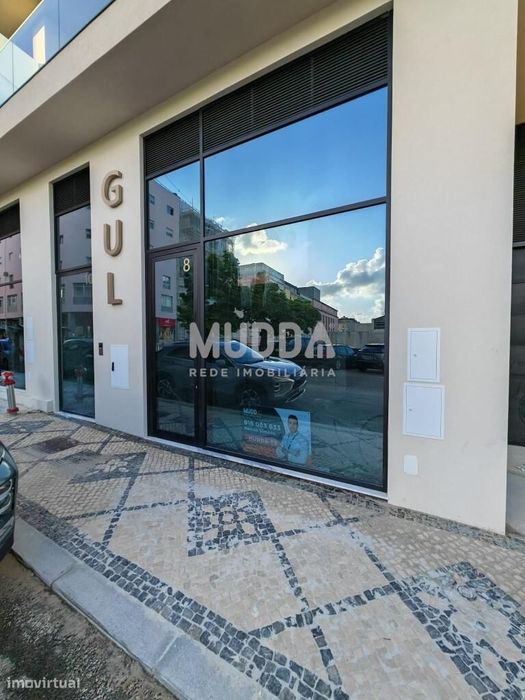 Loja para arrendamento no centro de Aveiro