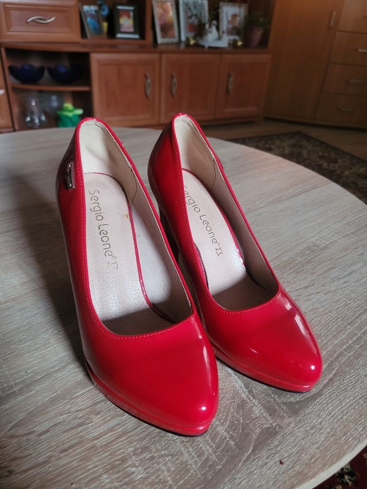 Buty czerwone czółenka lakierki nowe Sergio Leone