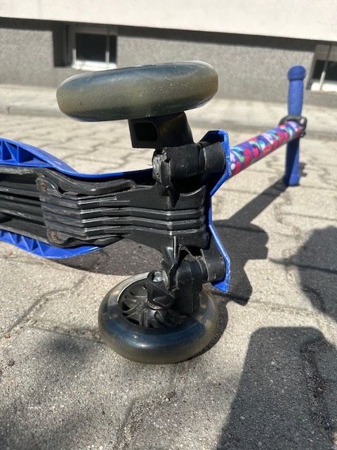 MAXI MICRO LED wheels hulajnoga dla dziecka