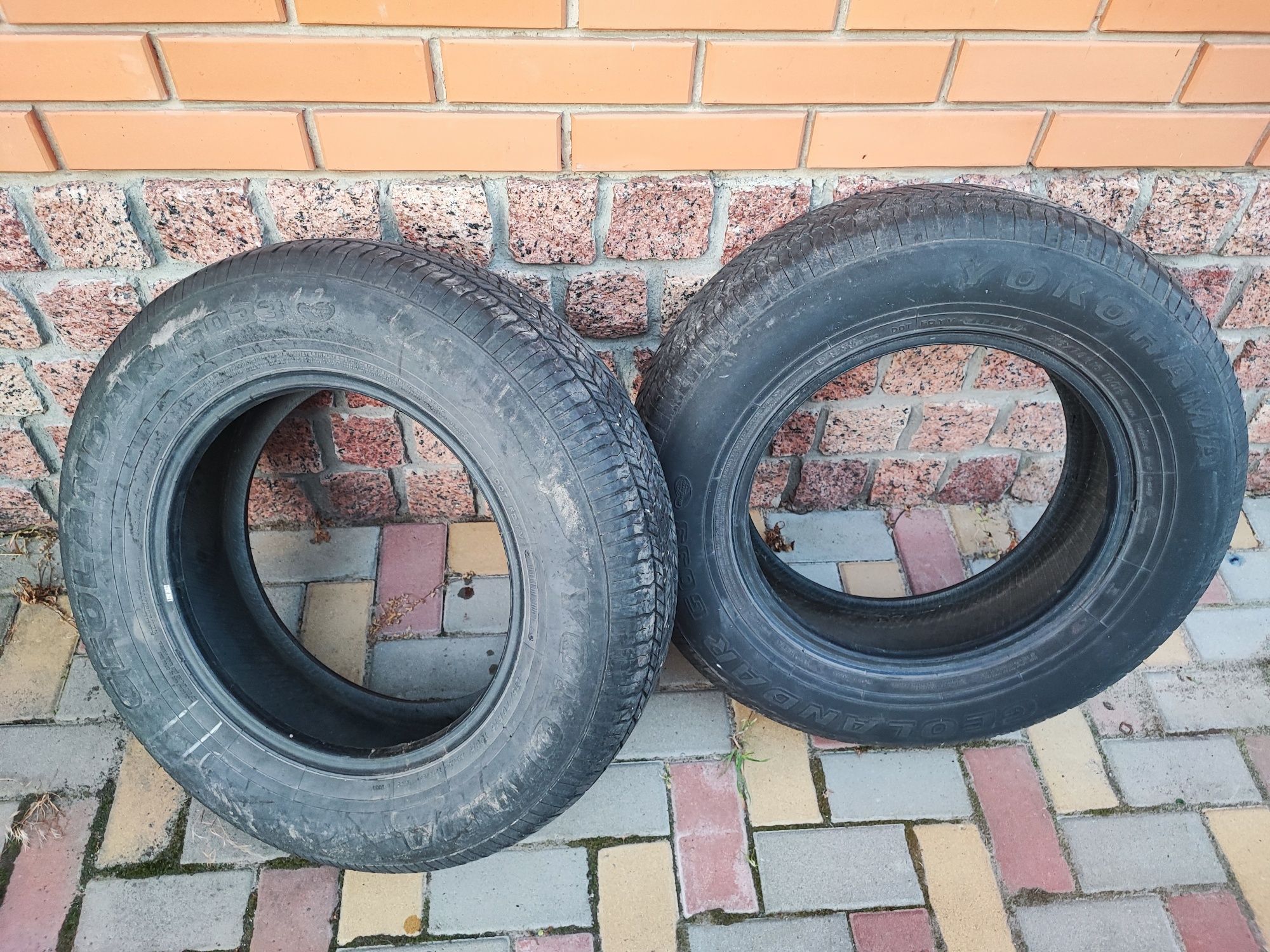Продам дві шини в хорошому стані