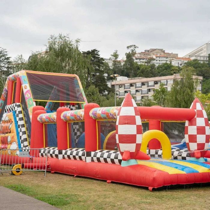 Insufláveis para Festas e Eventos – Diversão Garantida!