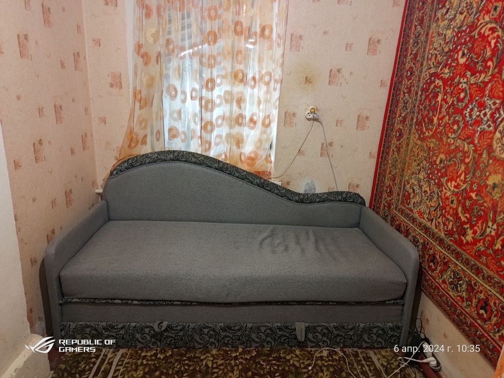 Продам шикарный раскладной диван)