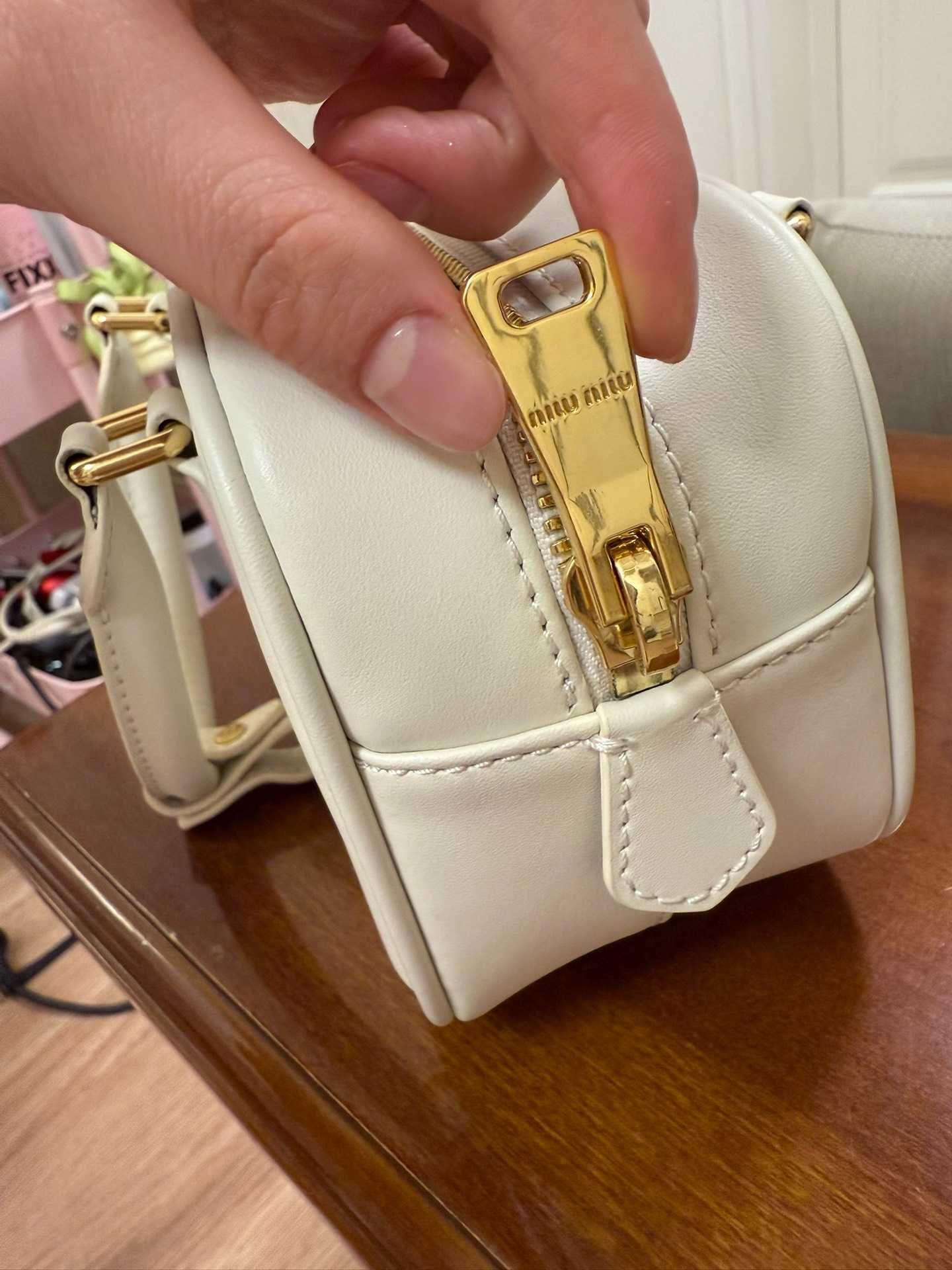 MiuMiu Biała Torebka 2025 - Luksusowy i Elegantny Design