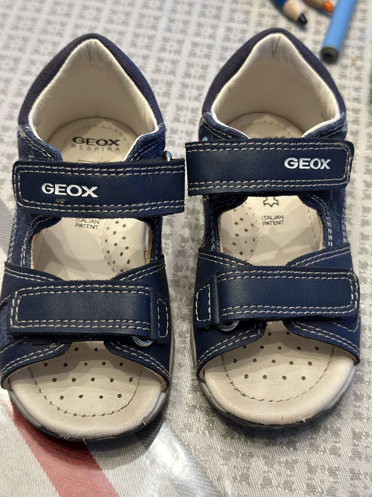 Skórzane sandały Geox 23
