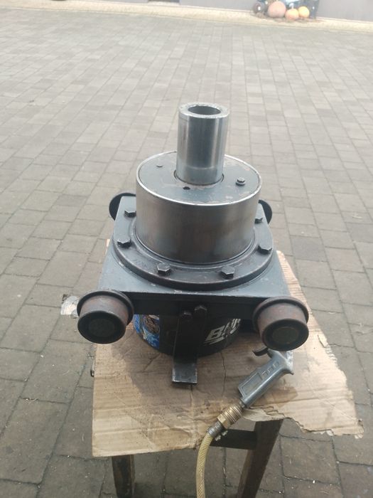 Podnośnik kanałowy Britz