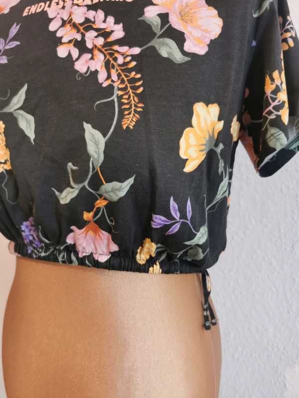 Grafitowy crop top z krótkim rękawem H&M rozmiar 146/152