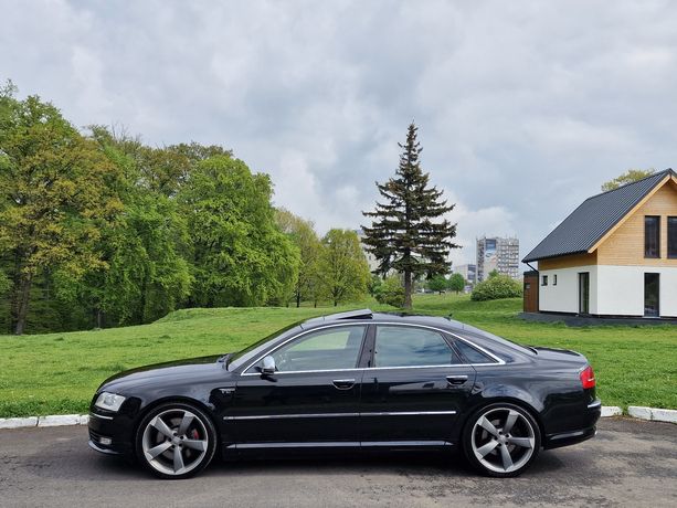 Audi S8 5.2 FSI quattro  lift 450 koni 2006 zamiana