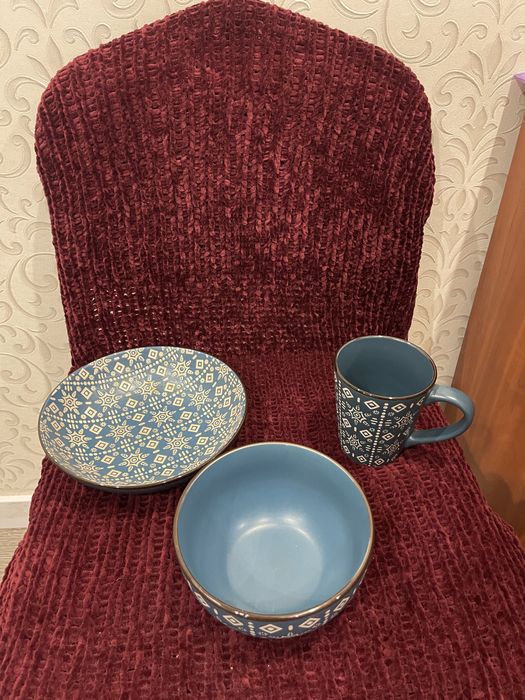 Набір посуду три елементи оригінального орнаменту