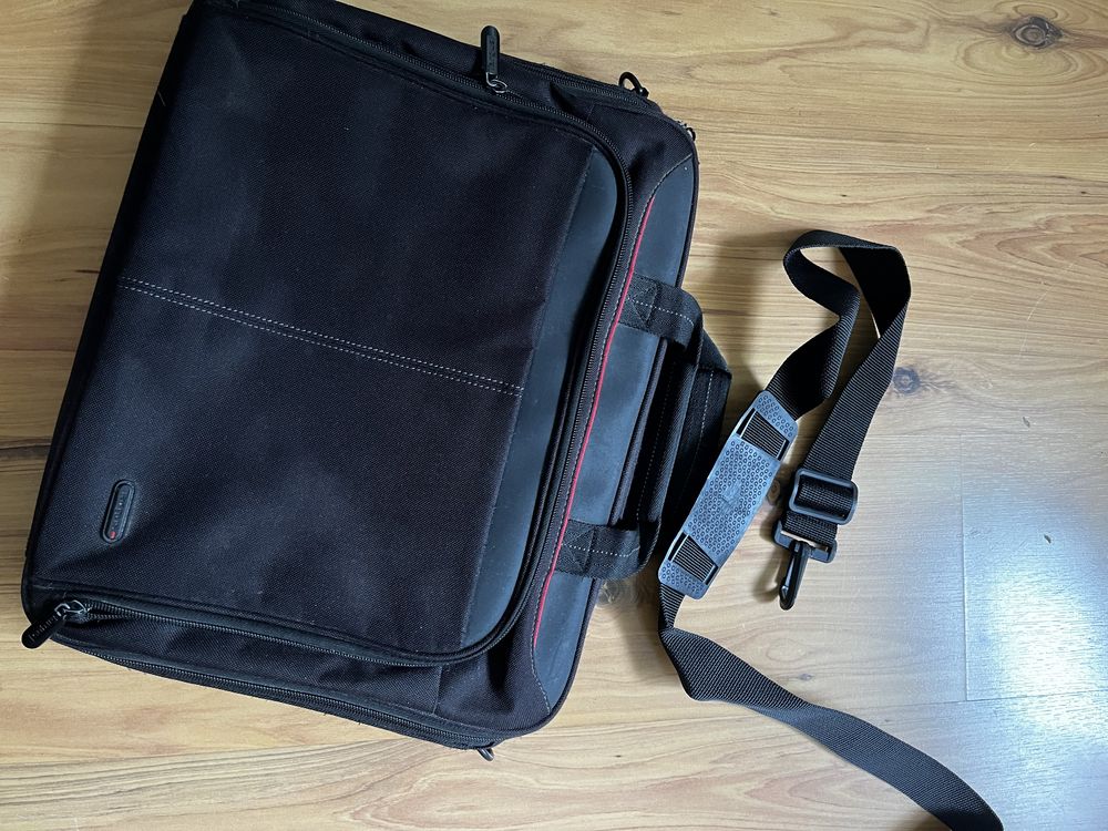 Pokrowiec na laptopa Targus