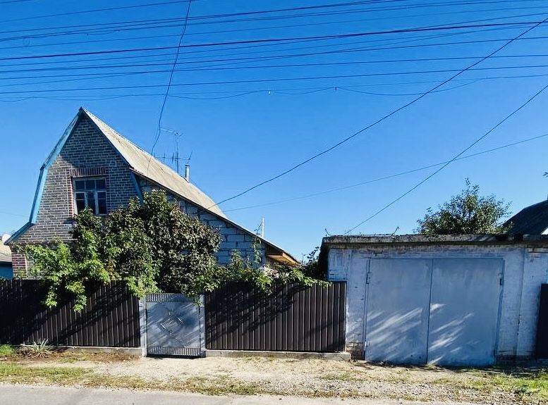 Торгуємось! частина будинку зі зручностями, є гараж