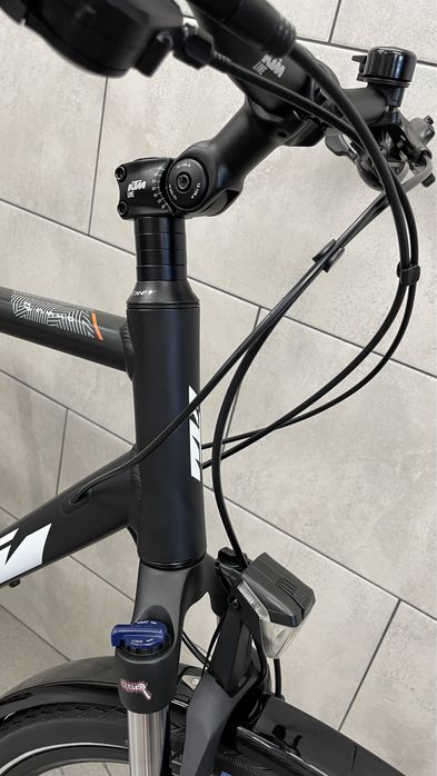 KTM Avenza Disc 27 rower trekkingowy koła 28” rama XL 60 cm