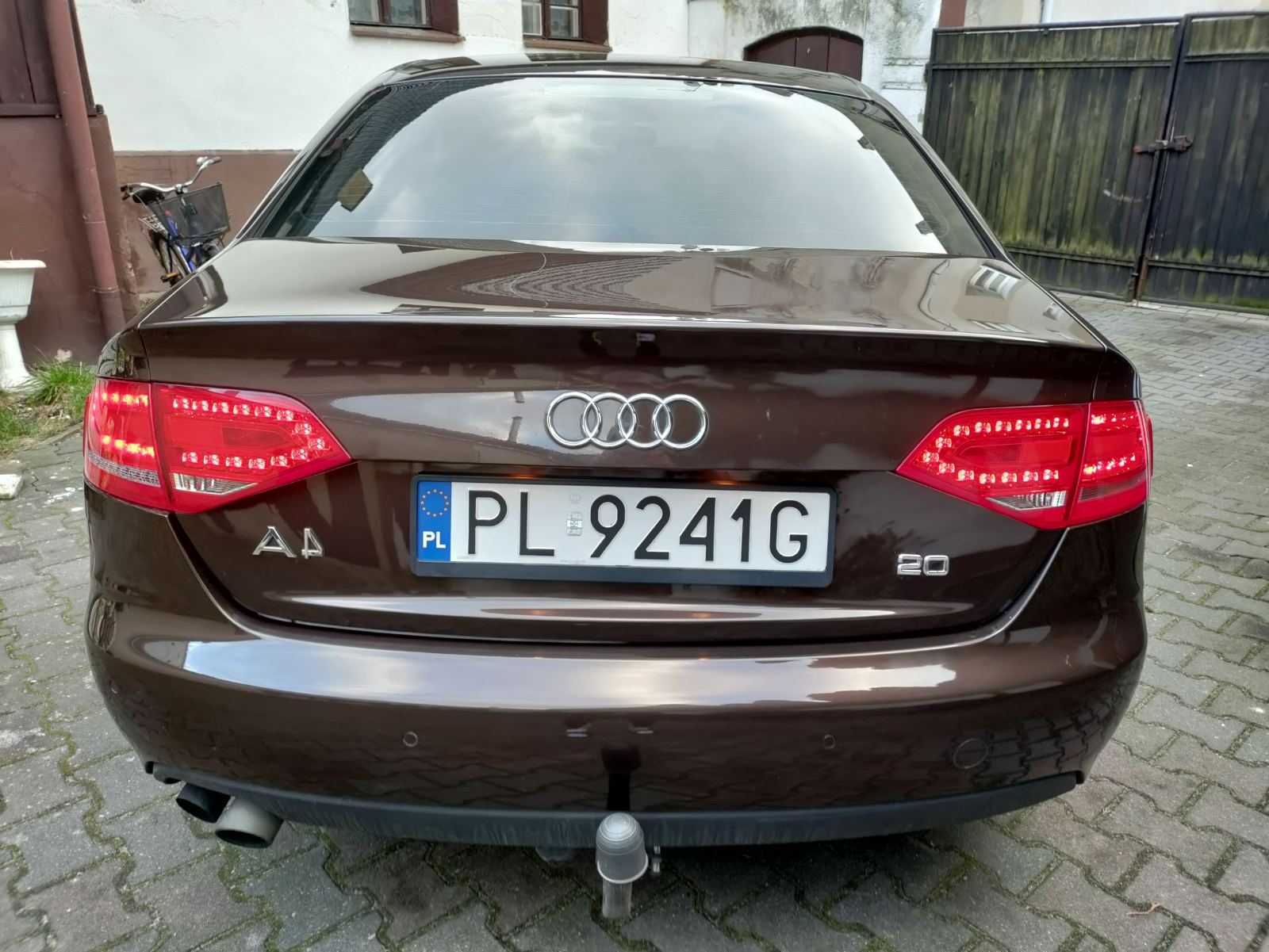 AUDI  A 4  2011 rok sedan