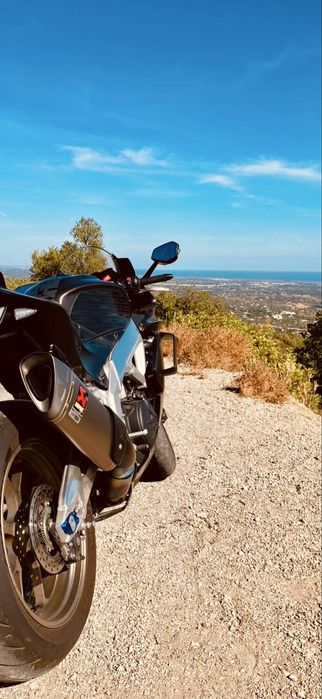 Aprilia RSV4 1100 Factory - 217 cv!