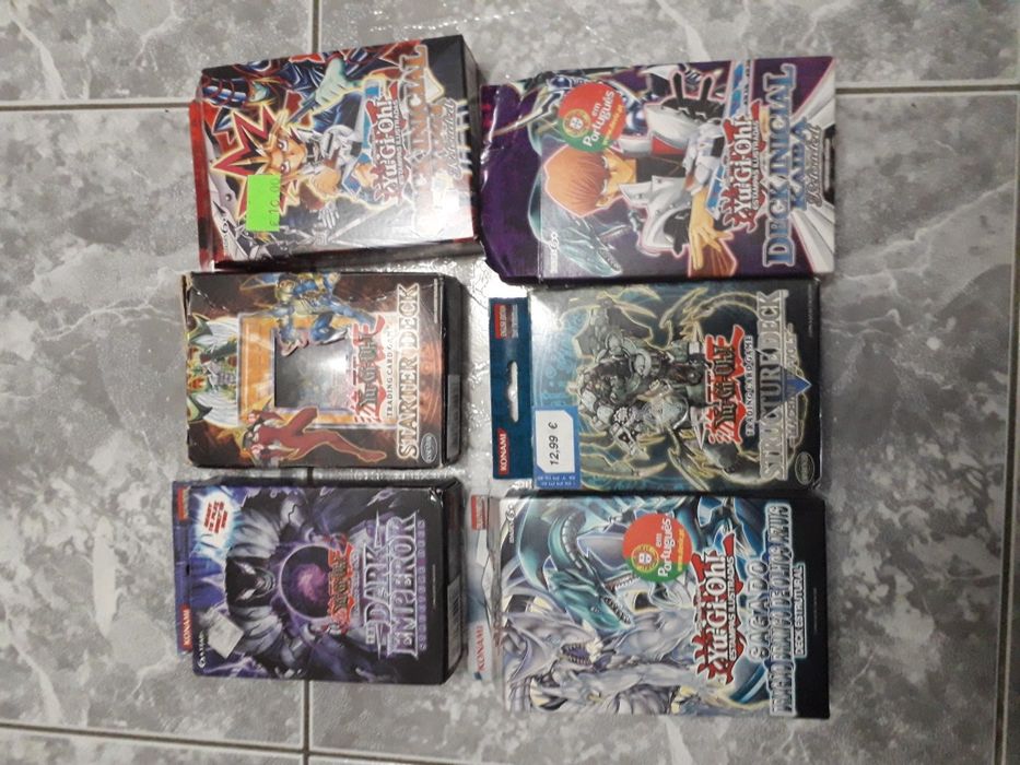 Caixa e manuais e campos de jogo yu-gi-oh
