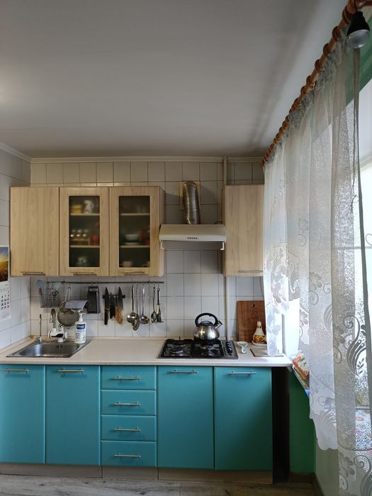 Продам 4 кімнатну квартиру, з автономним опаленням, велика кухня,Тинда