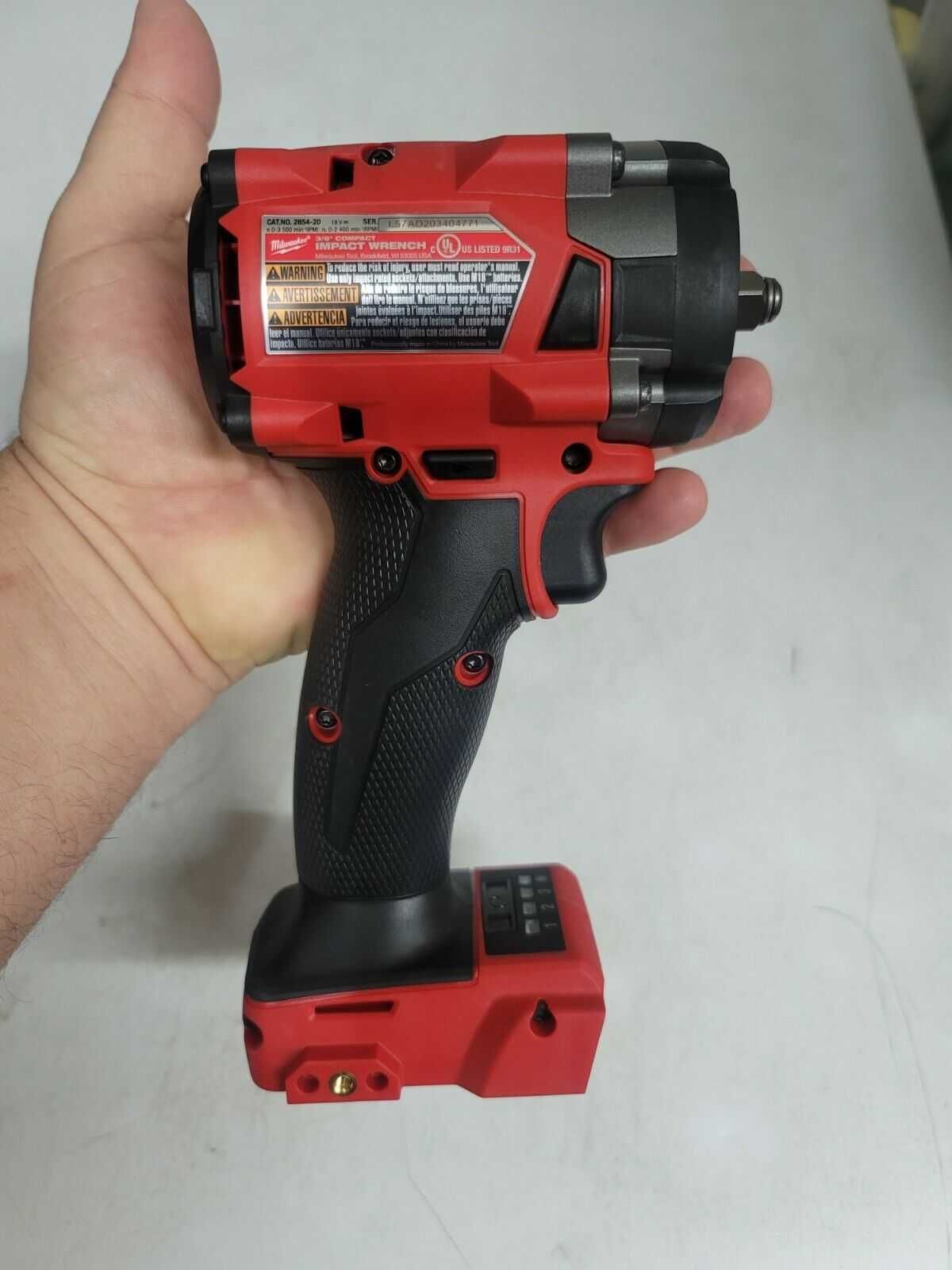 Milwaukee Fuel M18 Impact 3/8 completa com 2 baterias GEN-3