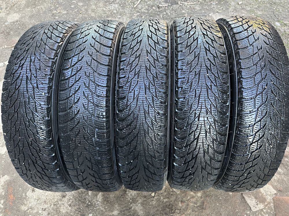 Шини зима 155/70 R19 Nokian , резина на Бмв І3 Р19