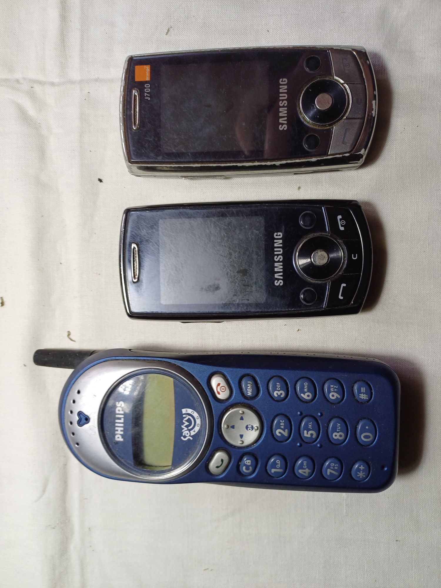 Stare telefony Panasonic EB-GD30 EB-G50 Samsung J700 Philips Savvy