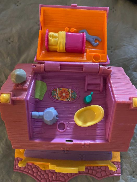 Polly Pocket Horseshoe Saloon / Light-up Horse House