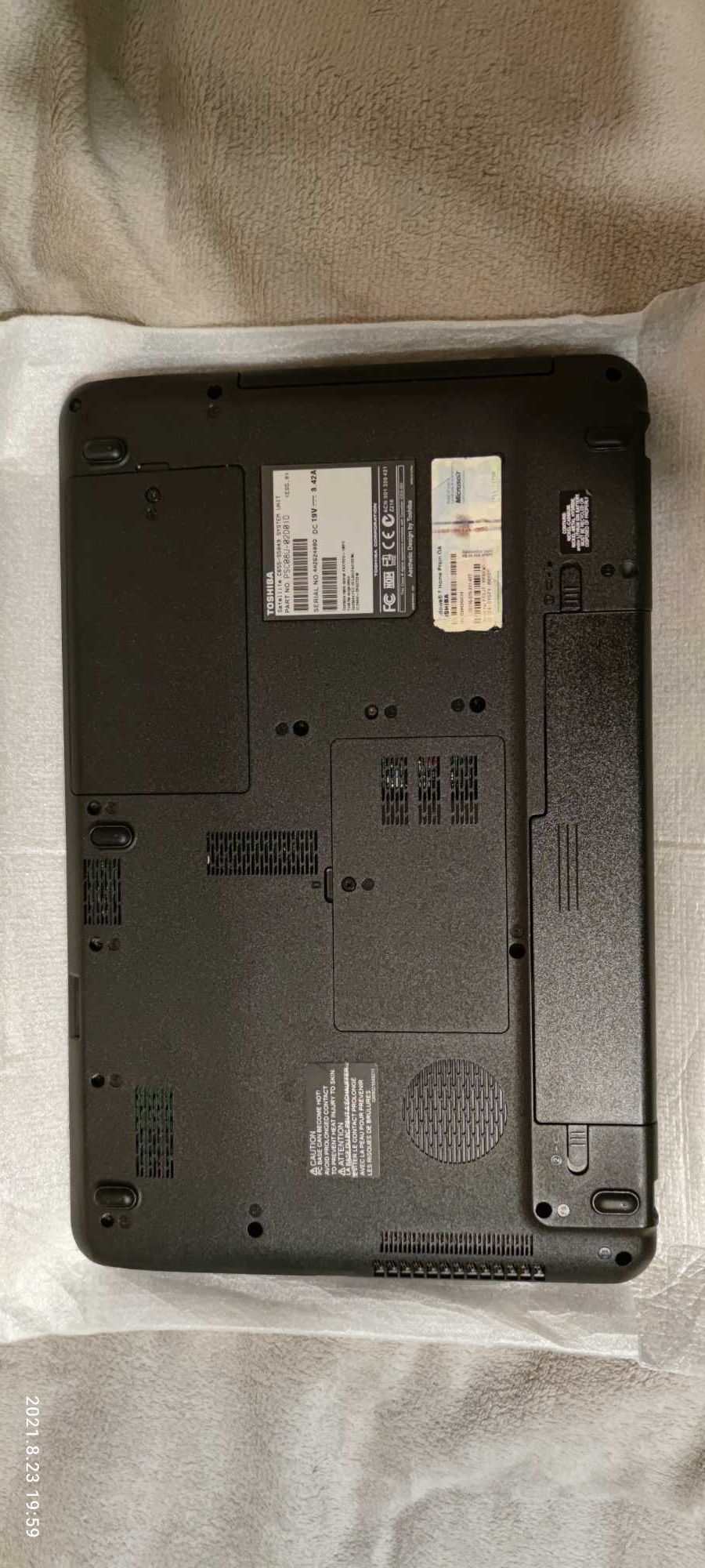 Laptop Toshiba Czarny .