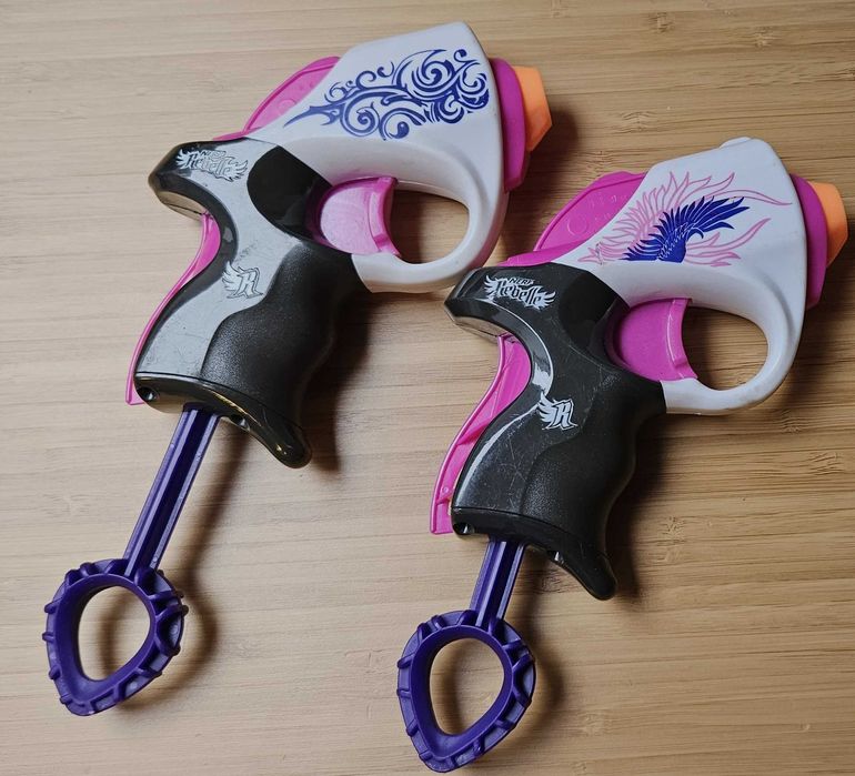 Pistolety NERF z nabojami