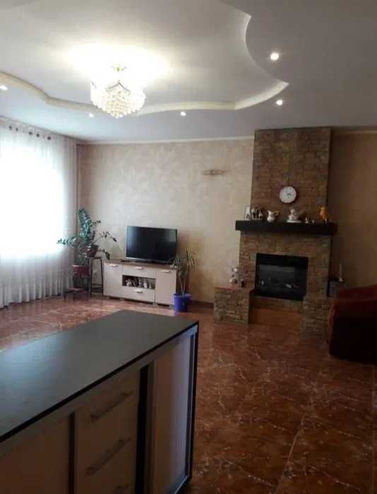 (13) Продам добротний будинок у с. Нова Долина
