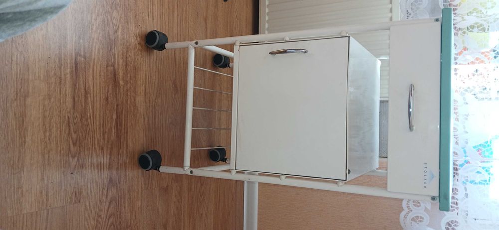 szafka medyczna przyłóżkowa