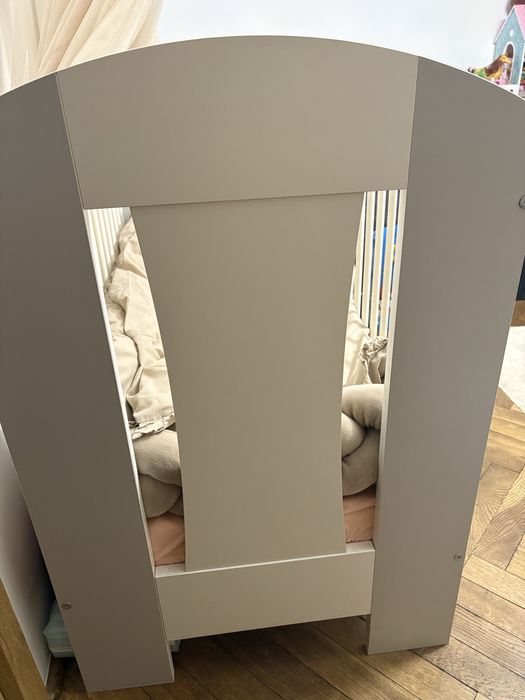 Piekne łóżeczko niemowlece