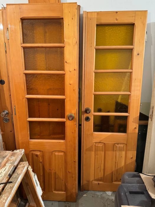 Деревяні двері в хорошу стані