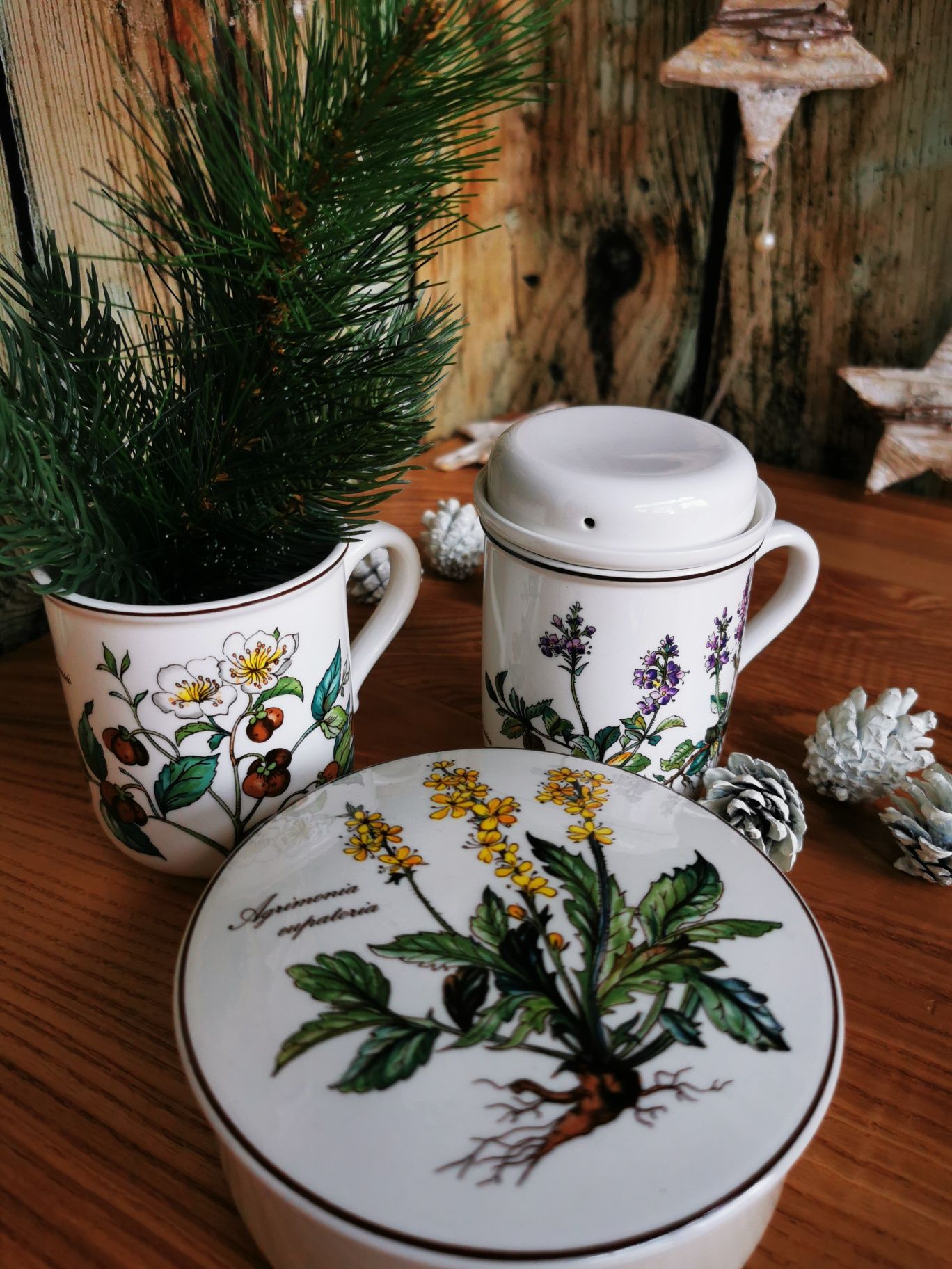 Porcelanowa szkatułka, pudełko Villeroy&Boch seria Botanica, sygnatura