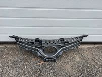 Решітка радіатора нова аналог Toyota Camry 70 LE 5310133540