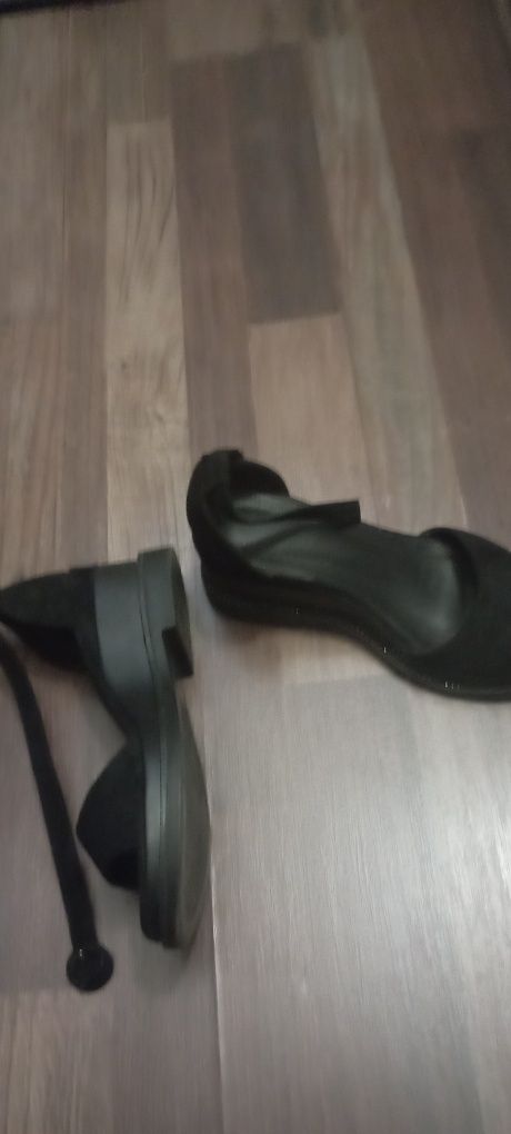 босоніжки замша 38