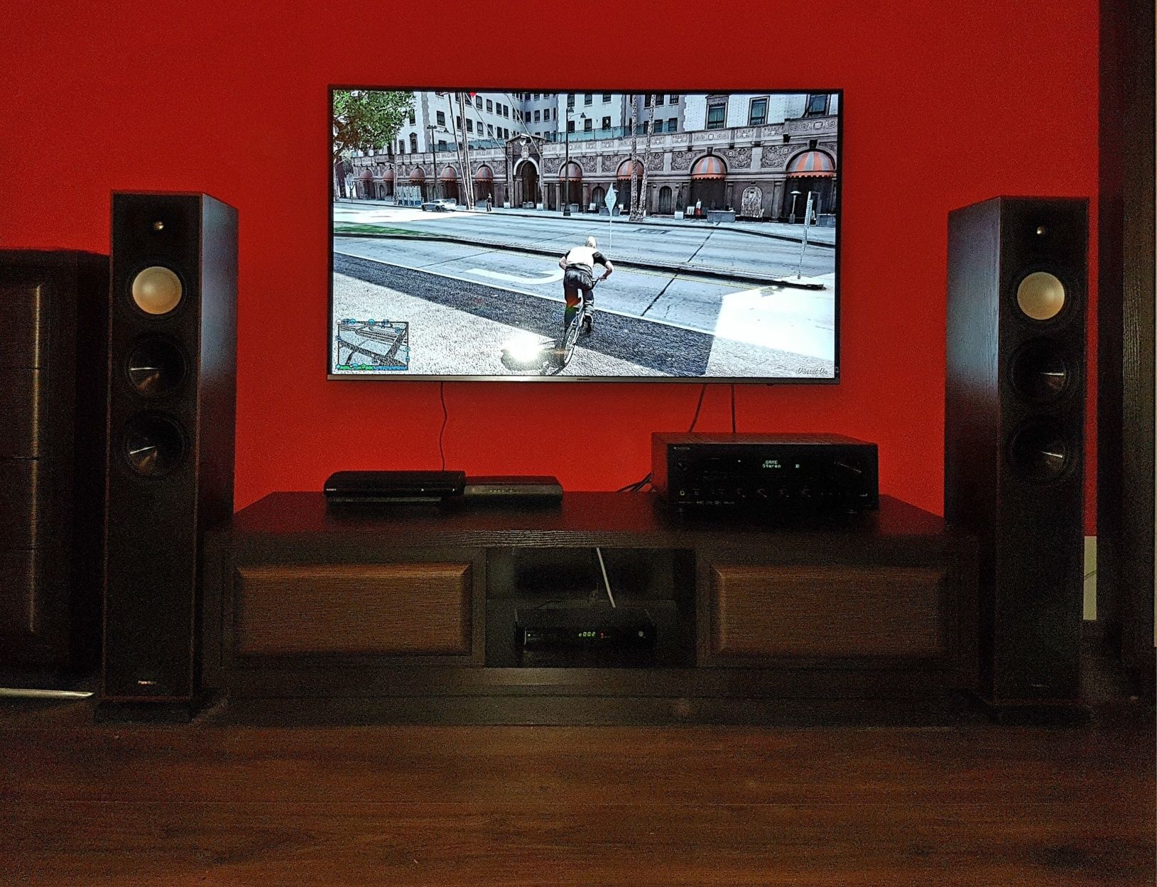 Paradigm Monitor 9 v 7