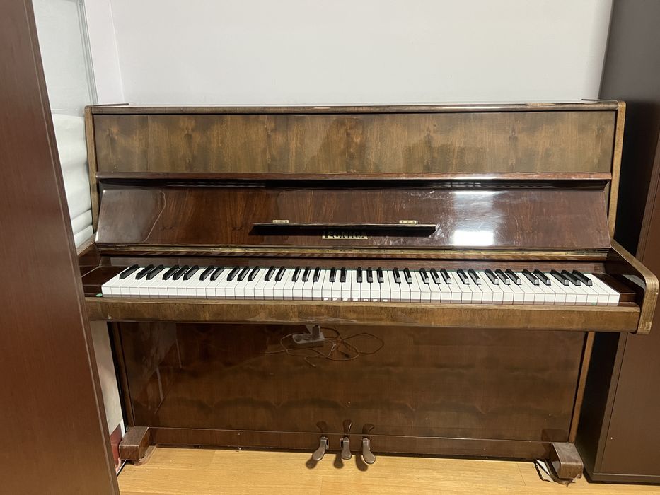 Pianino Legnica używane