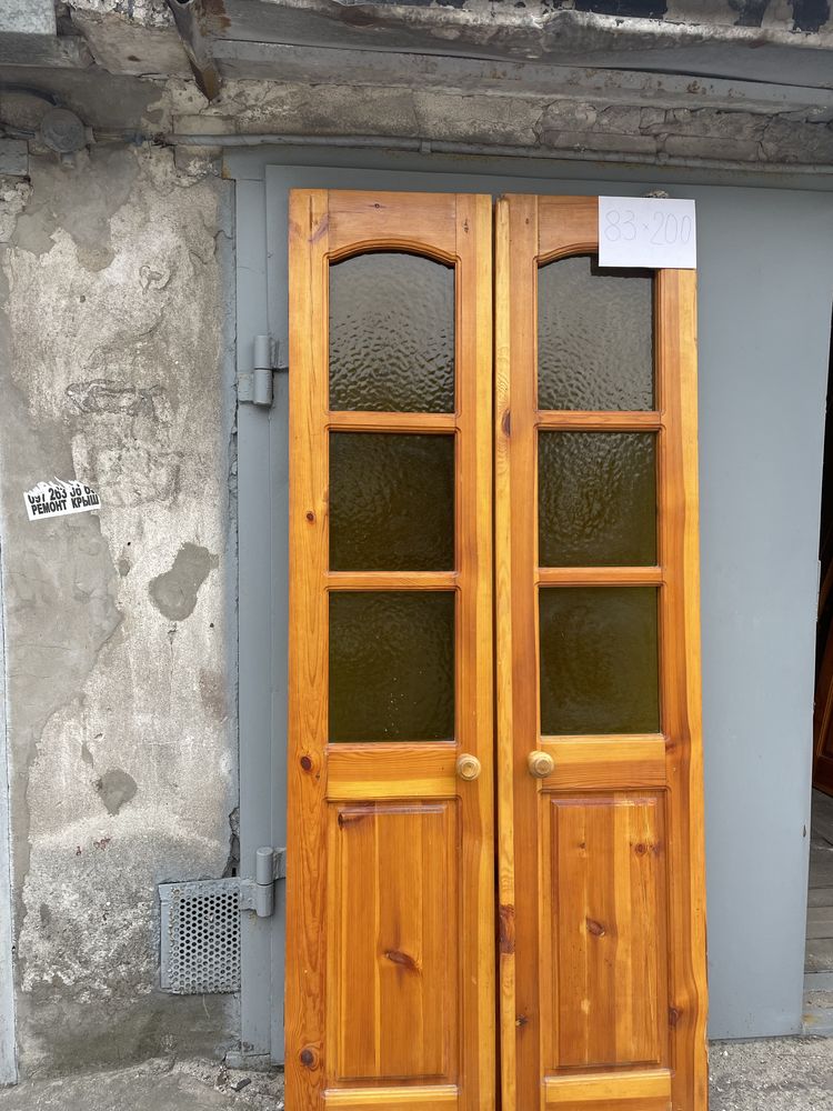Продам межкомнатные двери деревянные