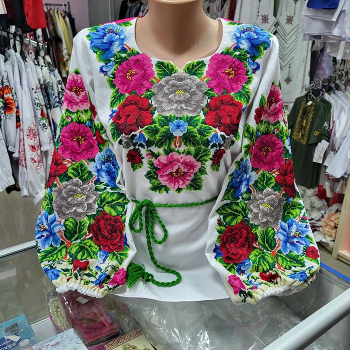 Продам жіночу сорочку, ручної роботи.