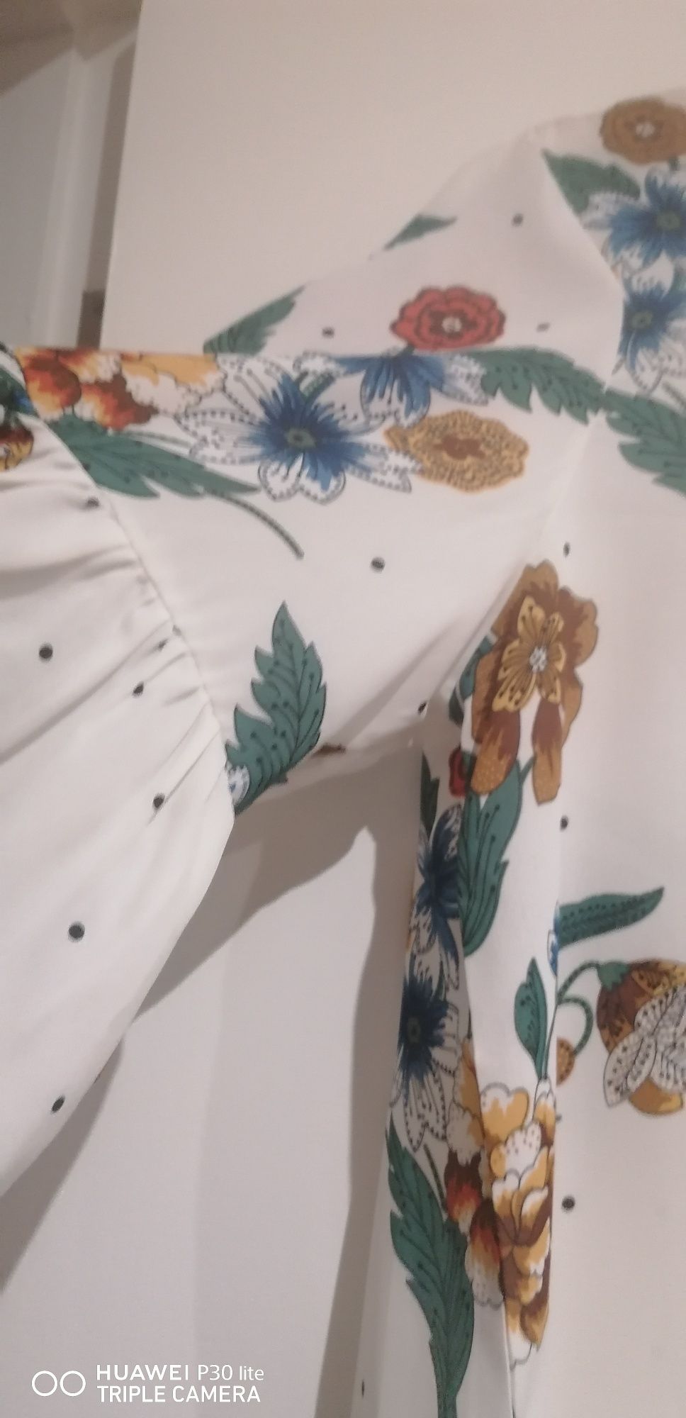 Blusa Senhora em cetim florida