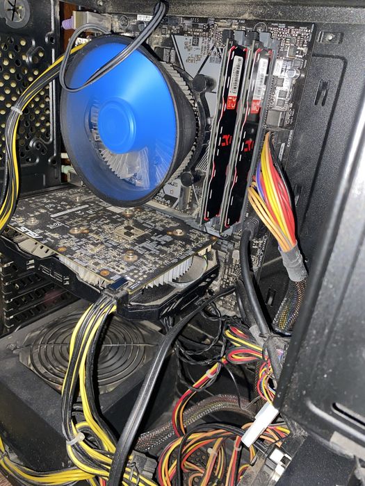 Игравой Компьютер с монитором и колонками