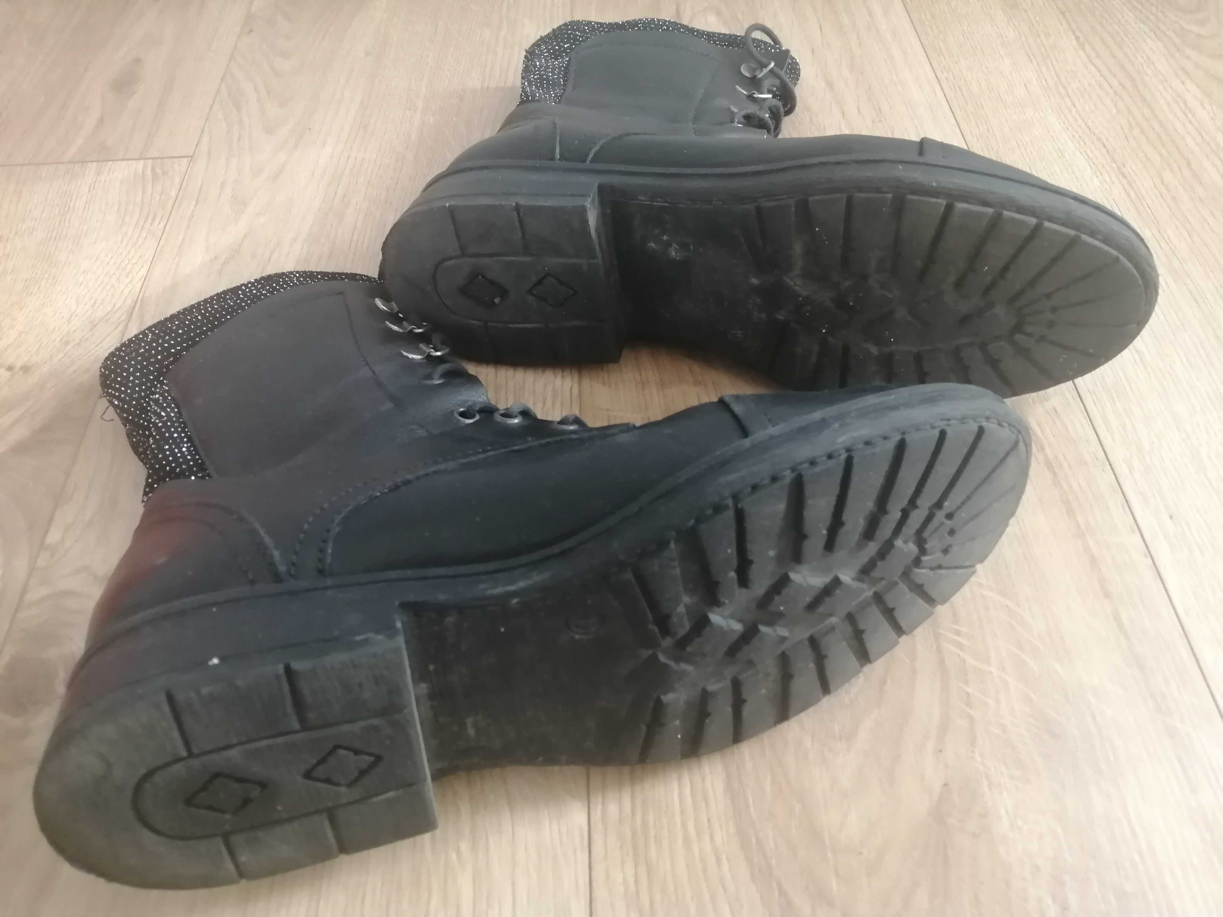Czarne skórzane trapery glany Lasocki