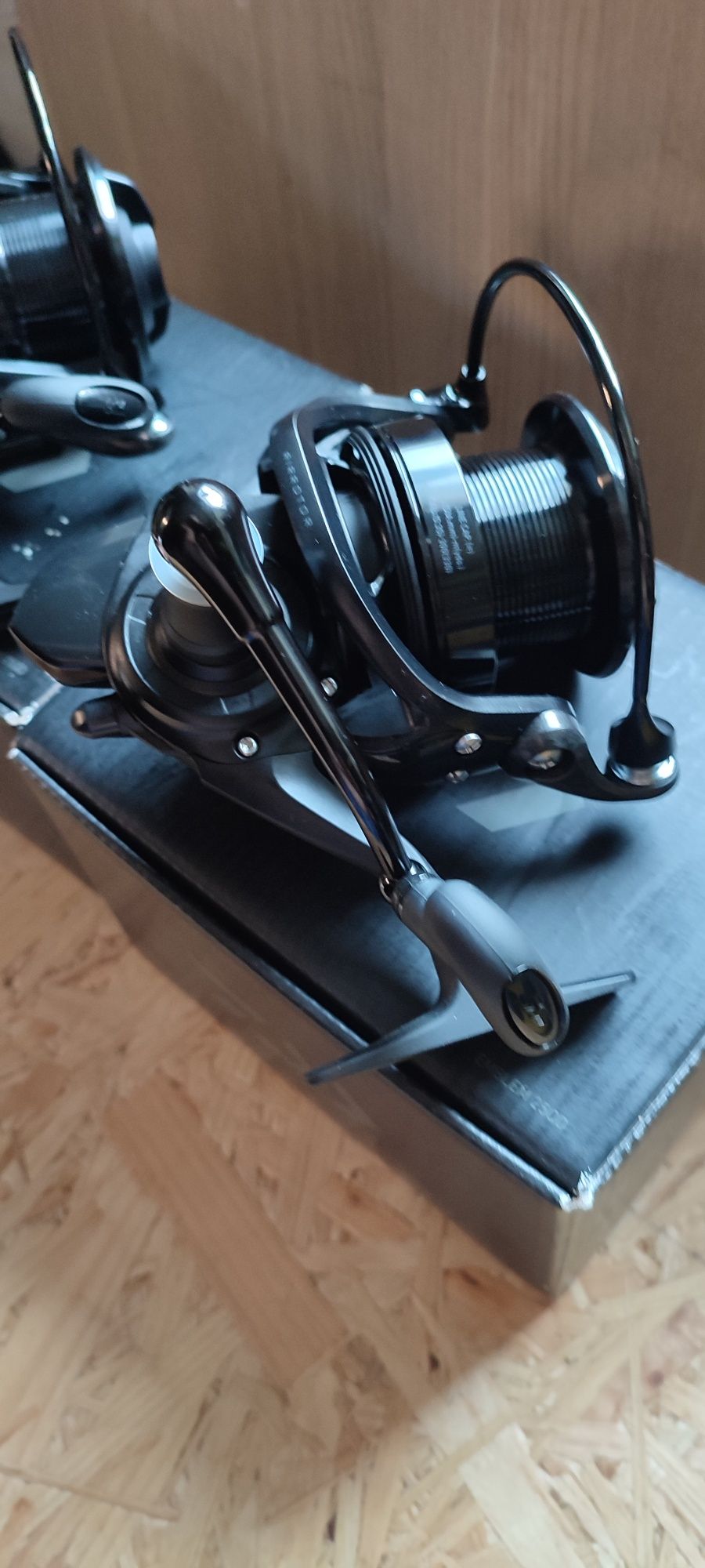 Kołowrotek Daiwa 18 Emblem EM 25 QD