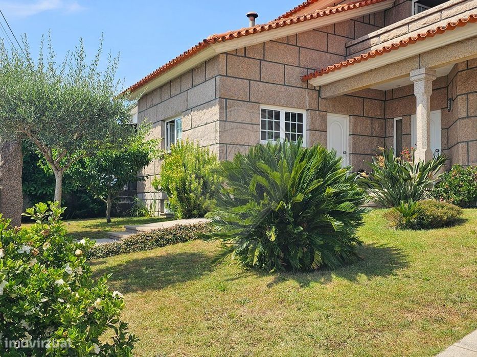 Moradia T4 para venda