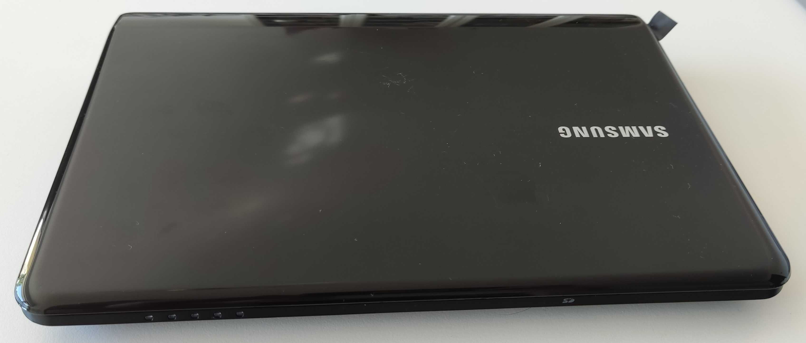 Notebook Samsung NC110 z pokrowcem