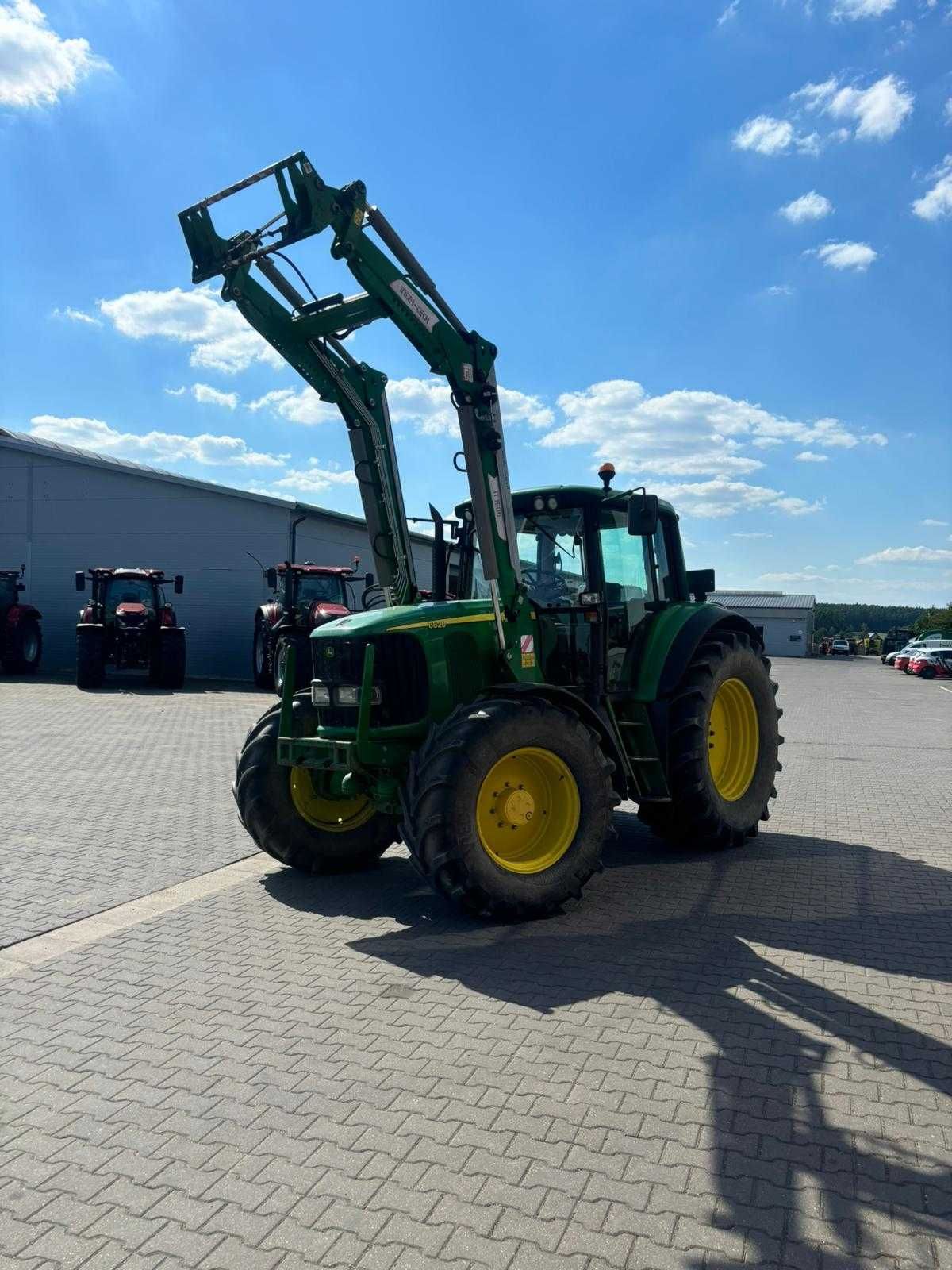 John Deere 6820 z ładowaczem