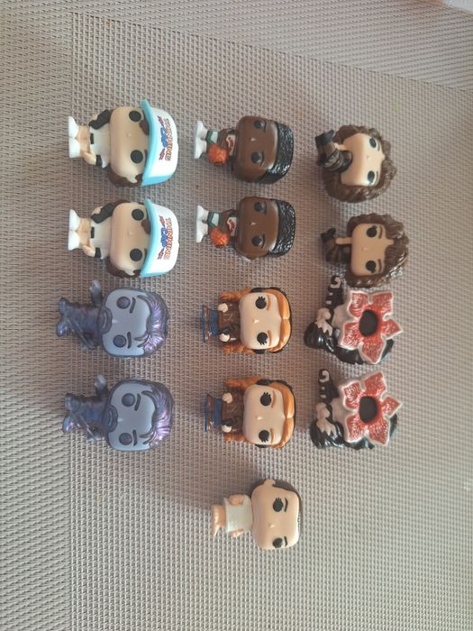 Figurki Stranger Things kinder joy