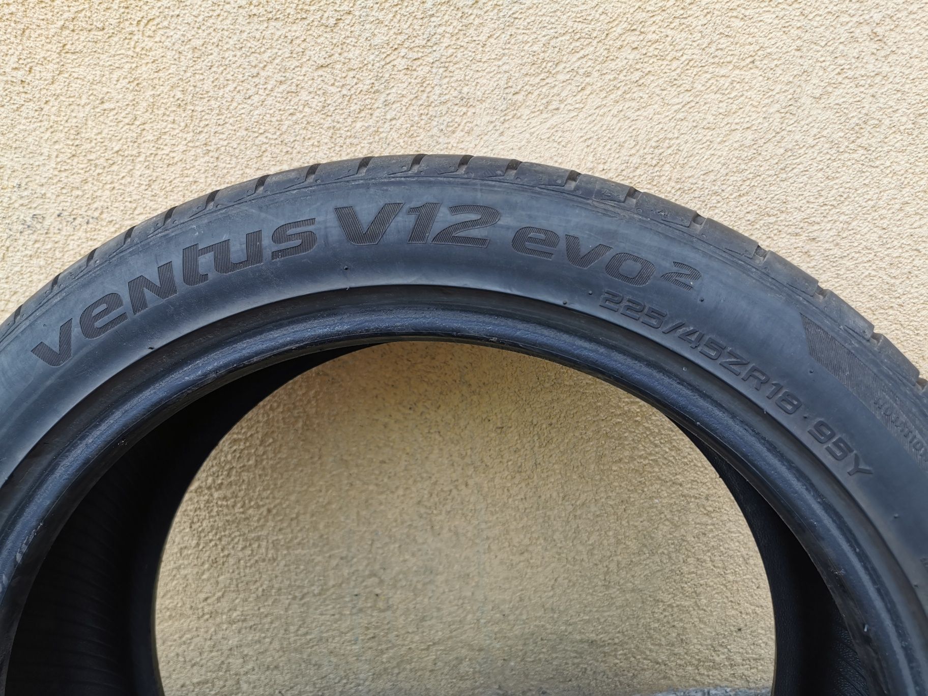 Hankook Ventus V12 Evo2 K120 225/45R18