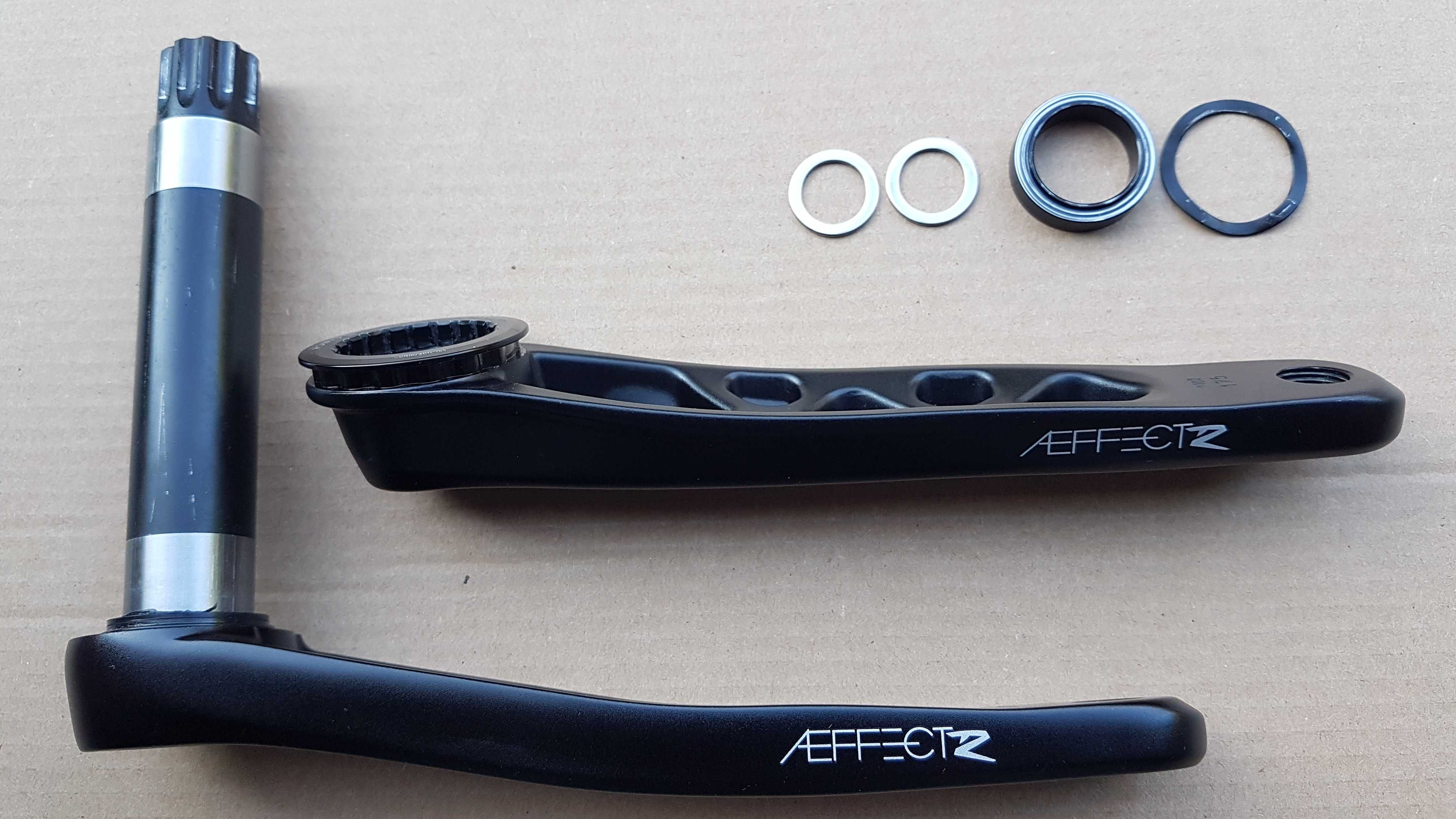 Korba RaceFace Aeffect R 175mm 143mm jak nowa