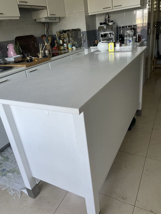 Ilha cozinha  1,75 comp 65 largura 90 altura com 2 prateleiras e 3 gav
